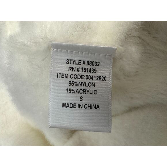 Forever 21 Fuzzy Cozy Sweater Crop Top Cream Size Small NEW with Tags - Picture 2 of 5